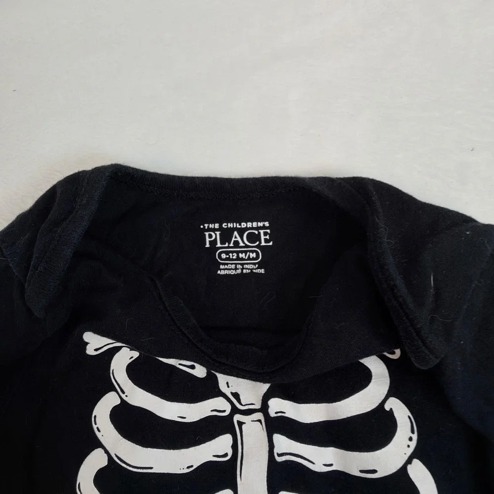 The Childrens Place Bodysuit Kids 9-12M Black Exc Skeleton Halloween Graphic